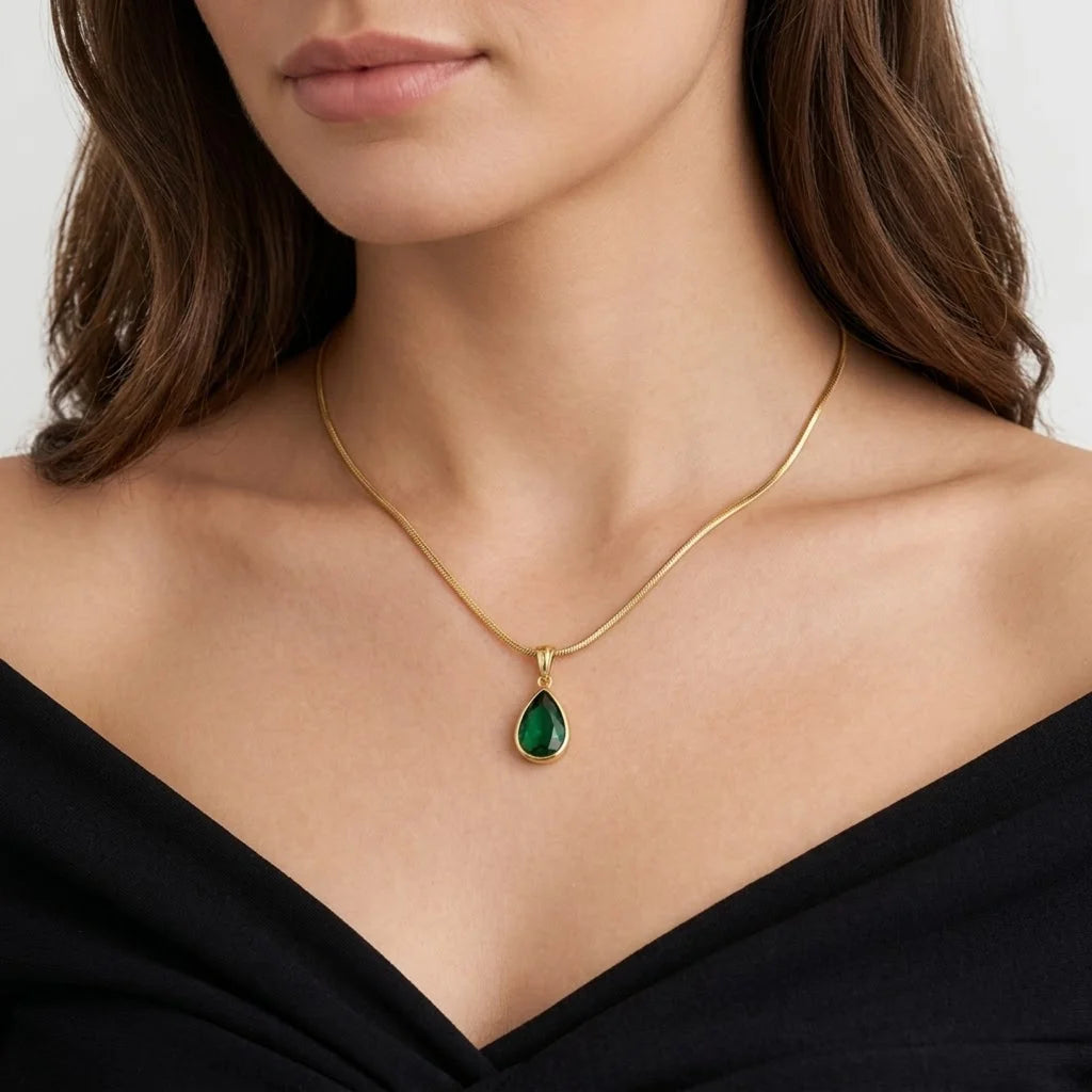 emerald necklace for women
emerald pendant necklace
green necklace for women
gold necklace for women